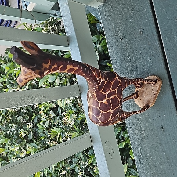 🩵 2 foot tall wood carved giraffe figurine - Picture 4 of 13